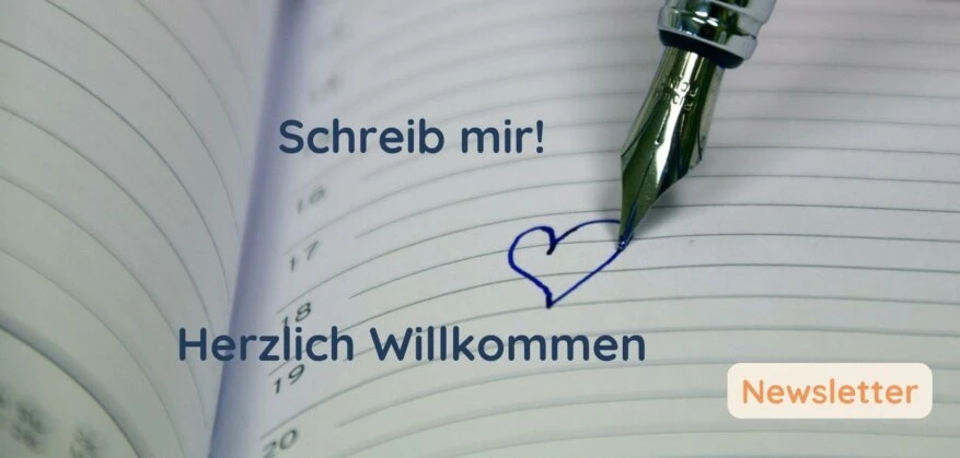 Schreib mir! Herzlich Willkommen! Eine Füllfeder schreibt mit blauer Tinte ein Herz